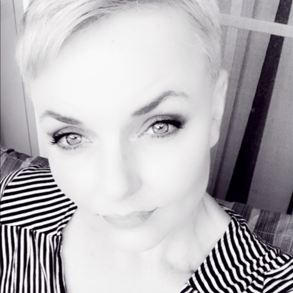 Meet your Posher, Danyelle